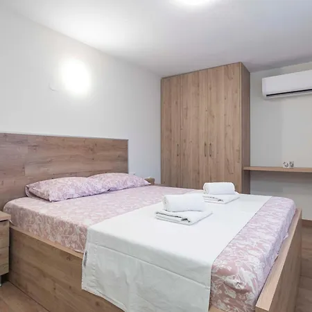 Quiet 7-hills * Saloniki